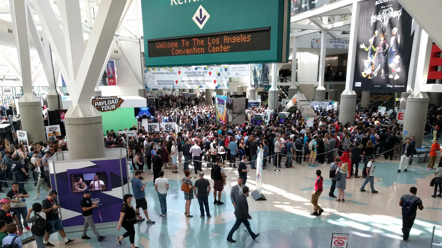 If you couldn't make it to E3, here's one picture that should cheer you up – the massive line you didn't have to wait in! And this was three hours before the public even showed up!